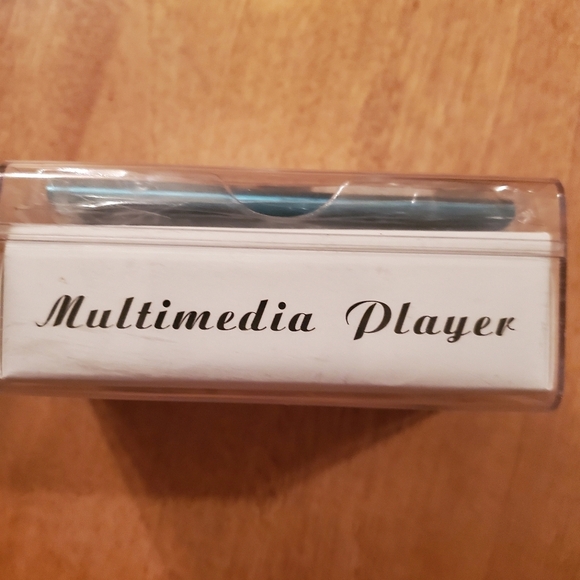 MP4 Player Multimedia Player MP3 Voice Recorder Photo Browser E Book Reader USB - Picture 2 of 4